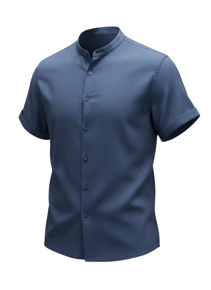Chemise Maison Bryzen bleu marine à manches courtes, col officier et boutonnage frontal en coton doux.