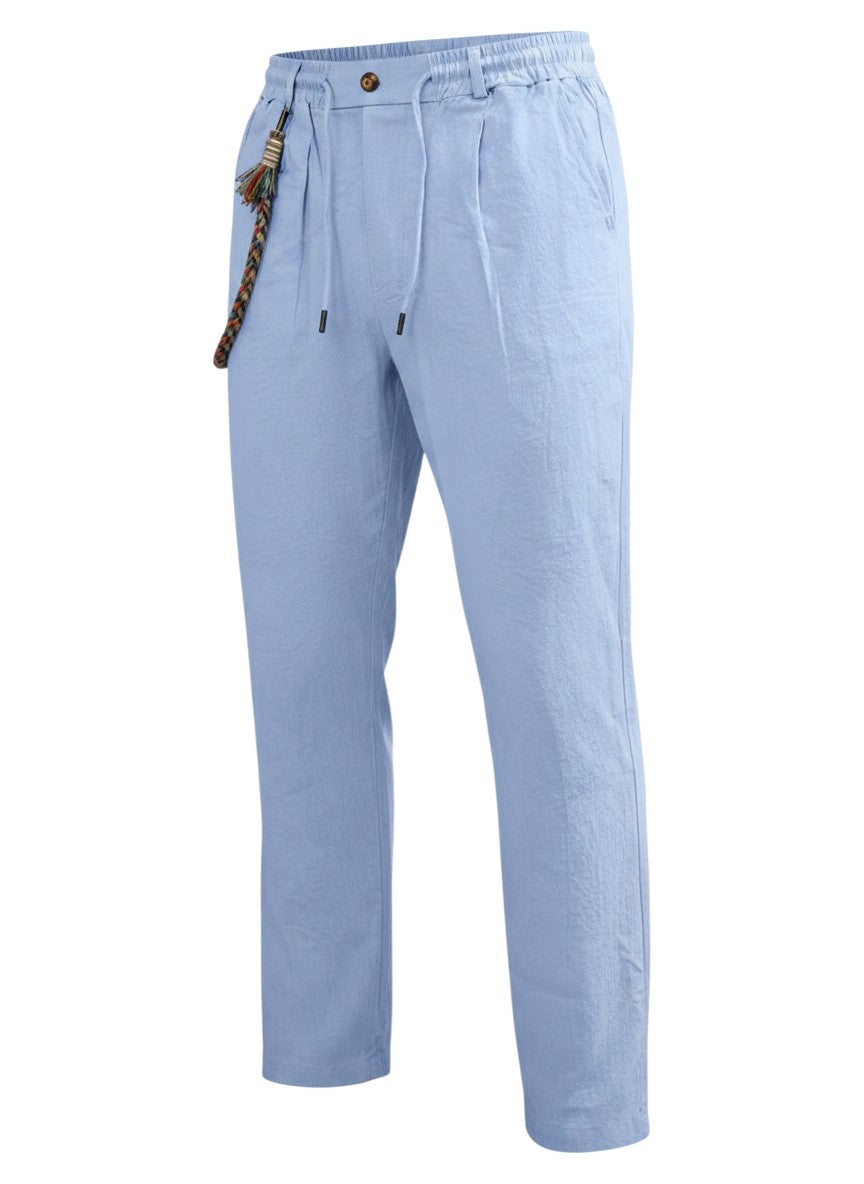 Pantalon casual bleu clair Maison Bryzen avec cordon de serrage, taille élastique et poches latérales fonctionnelles.