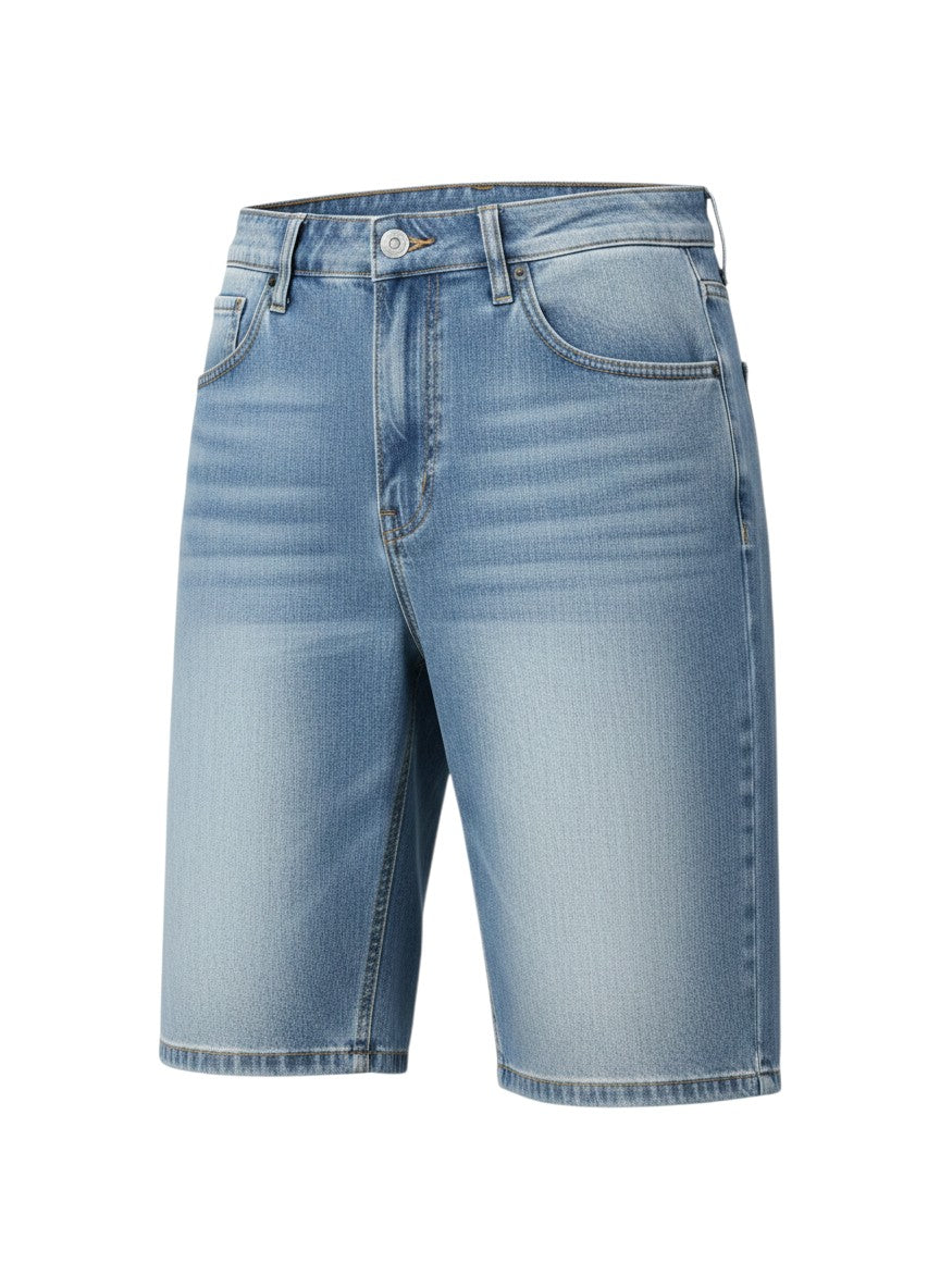 Short en jean Maison Bryzen bleu délavé avec coupe décontractée, poches fonctionnelles et coton de qualité.